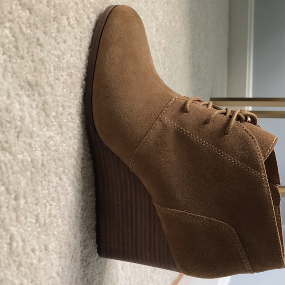 Lucky brand wedges size 9 NWOT - Picture 2 of 3